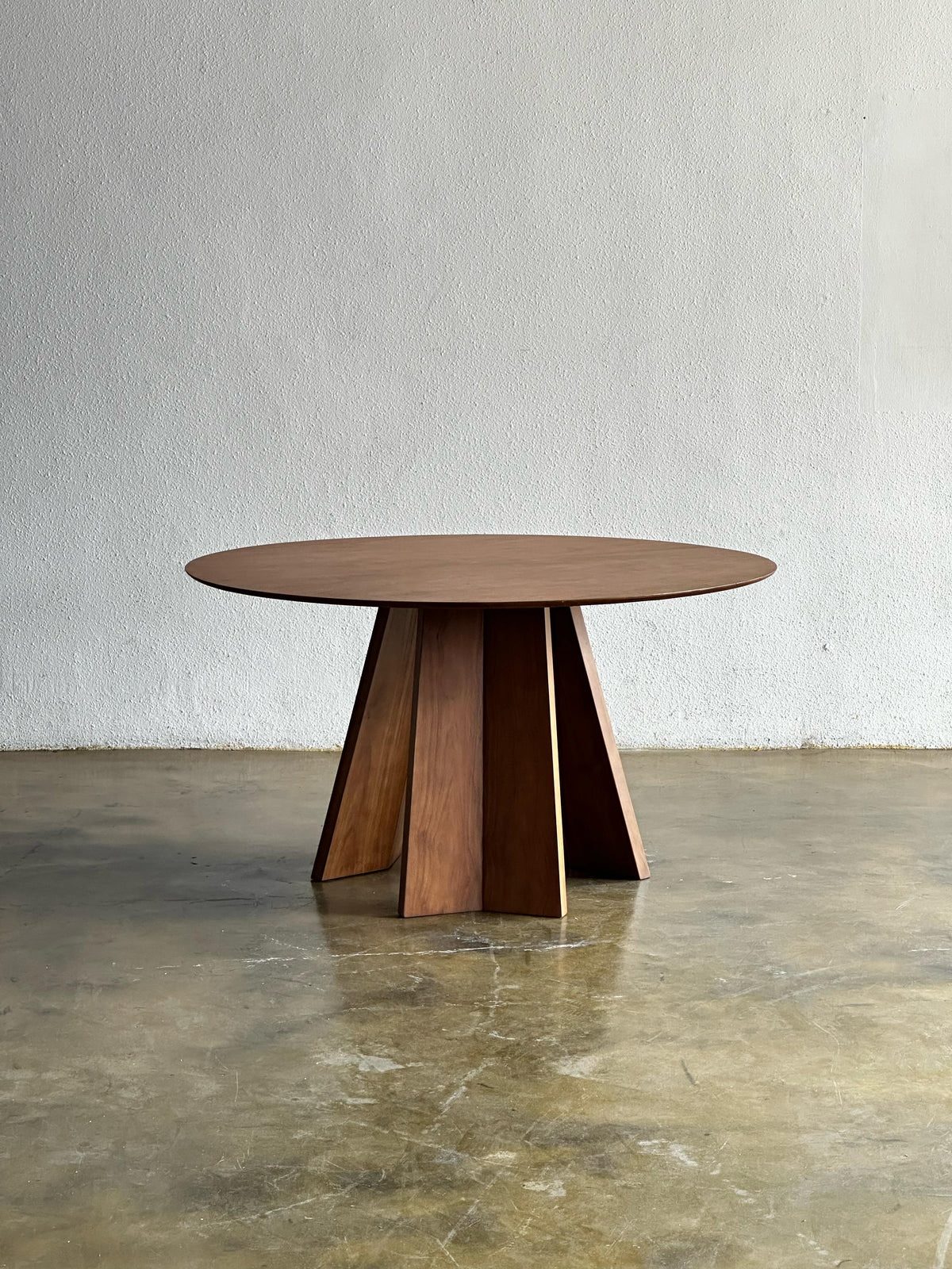 Romy Dining Table – Gamar Furniture